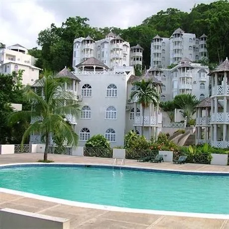 Sky Castles Apt J3 - Image 1