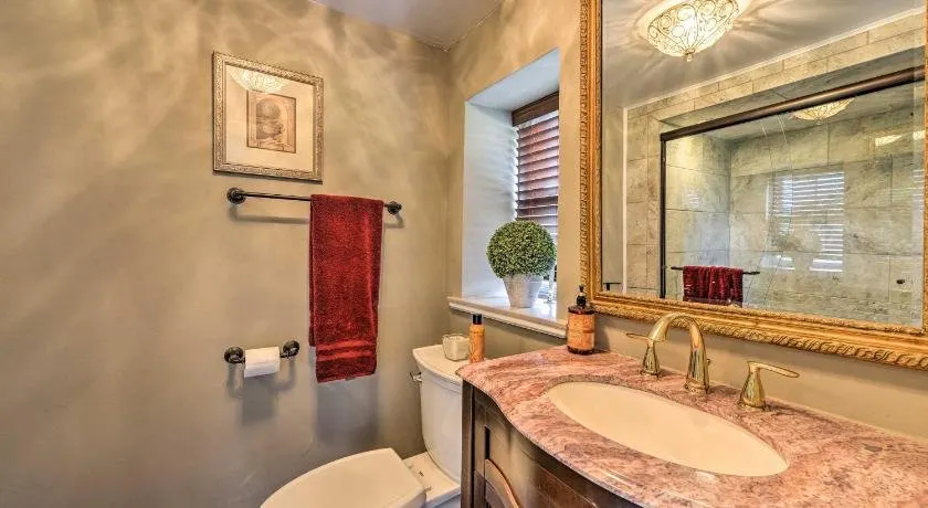 Pet-friendly Williamstown Farmhouse by Main Street - Image 1