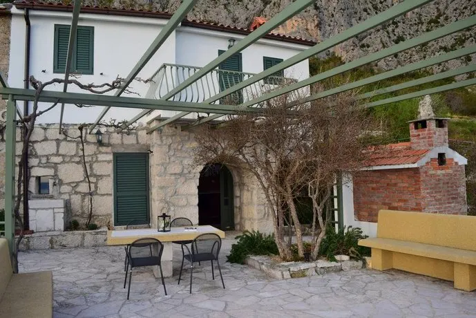House Dida Mate cozy house in nature with pool - Image 1