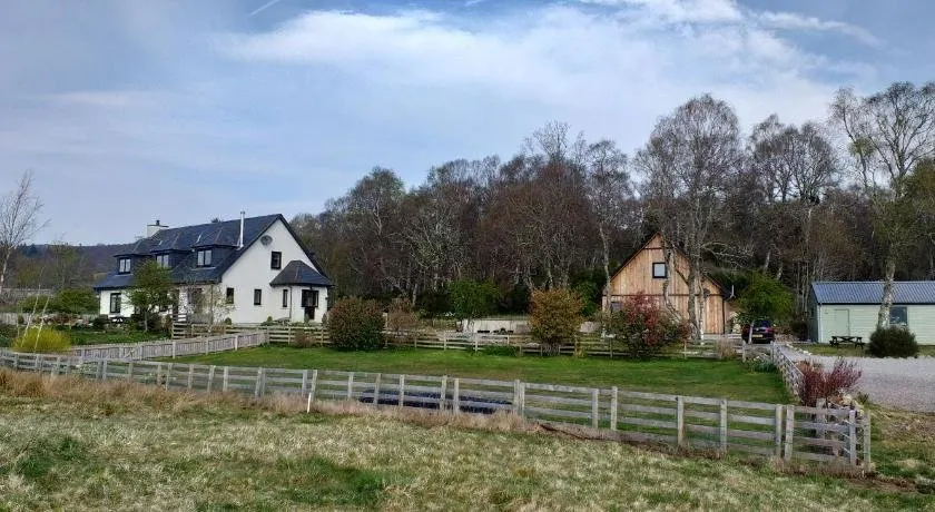 Upper Leanassie - Image 1