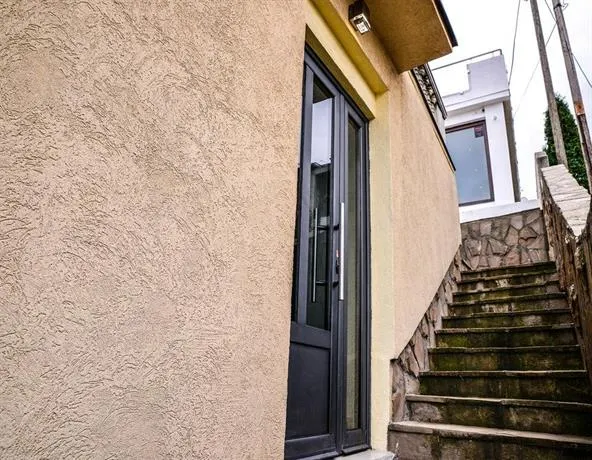 Garni Hotel Apel Apartments - Image 1