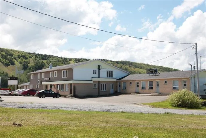Auberge 4 Saisons - Image 1