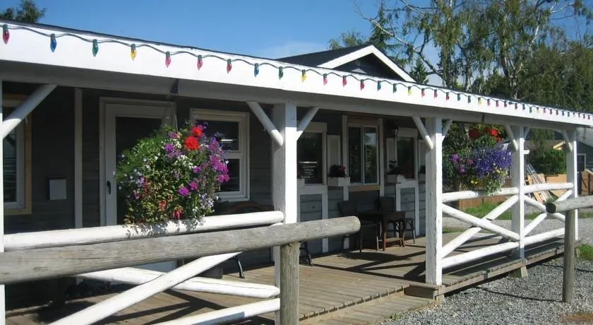 Cedar House - Image 1