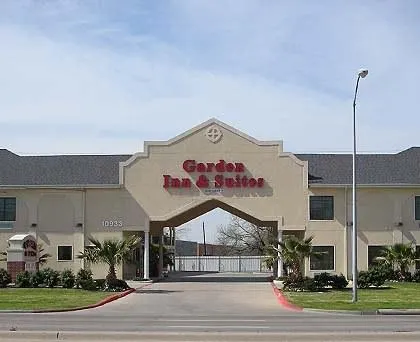 Garden Inn and Suites Dallas - Image 1