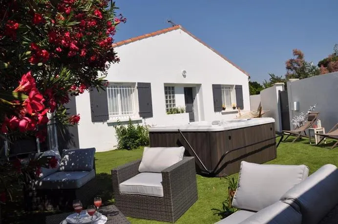 Maison Jacuzzi - Image 1