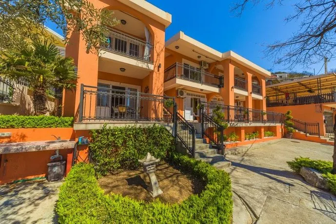 Villa Nena Apartments - Image 1