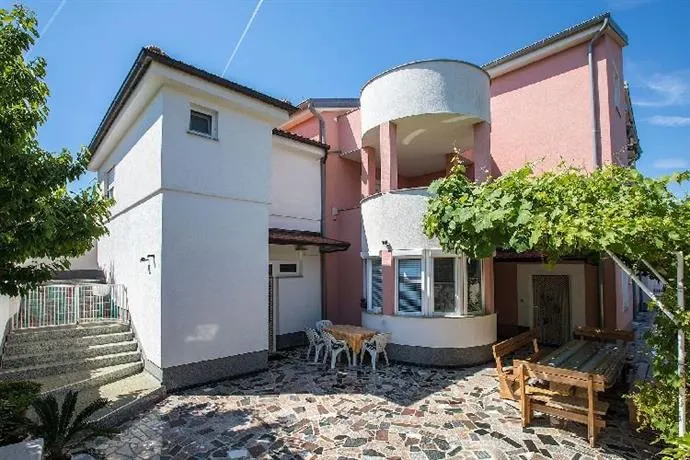 Great Dedukic 6 Villa - Image 1