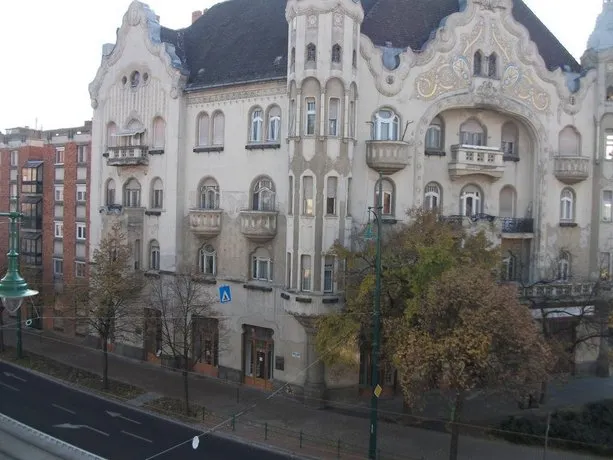 Szeged Flat - Image 1