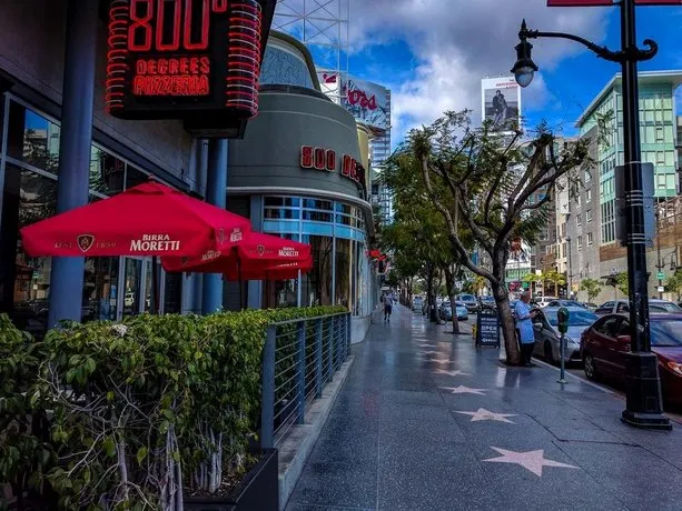 Hollywood Sunset Suite - Image 1