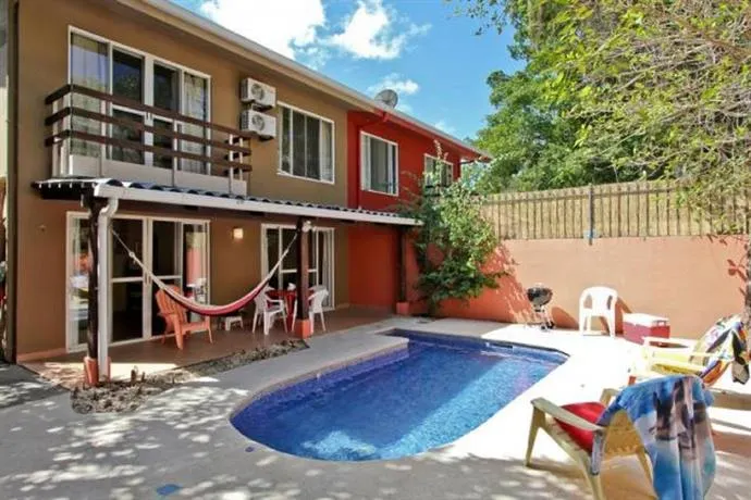 Private townhome 2 blocks from the beach and restaurants - Image 1