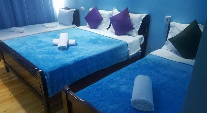 Hotel Cruise - Image 1