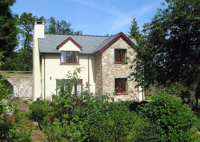 Yelfords Cottage Devon - Image 1