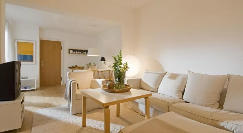 Insular Apartments - Image 1