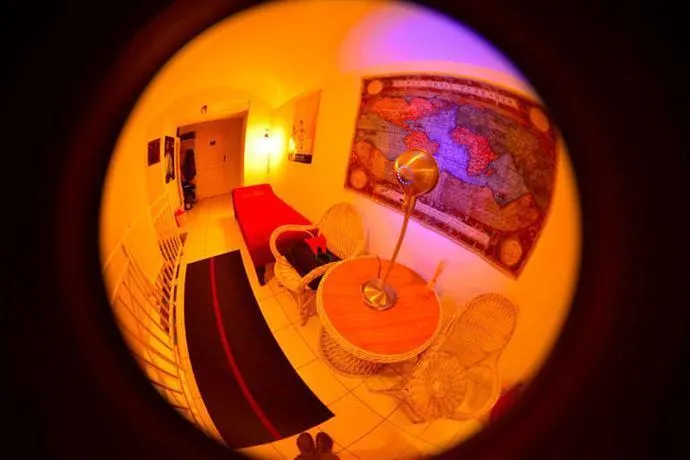 Budapest Bubble - Image 1