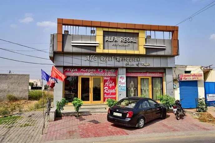 Hotel Alfa Regal - Image 1