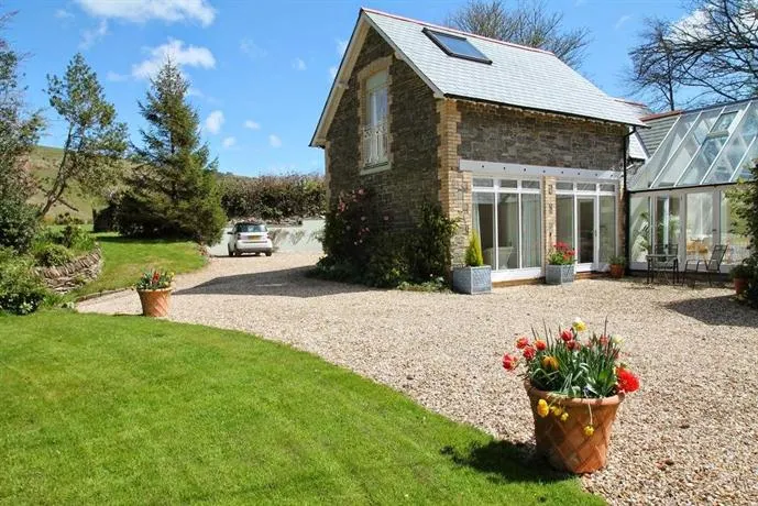 Rectory Stables - Image 1