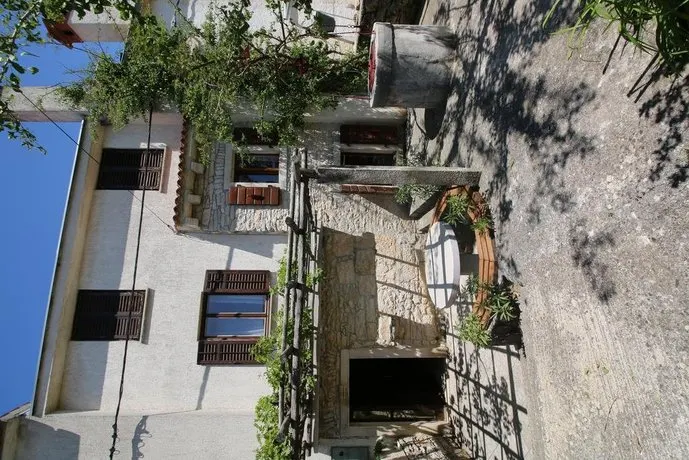 Mala Tonina - Image 1