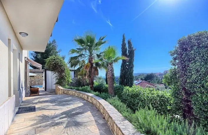 Lotus Villa Milna - Image 1