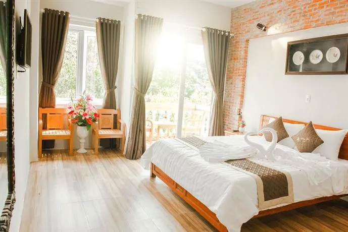 Hoang Lan Villa - Image 1