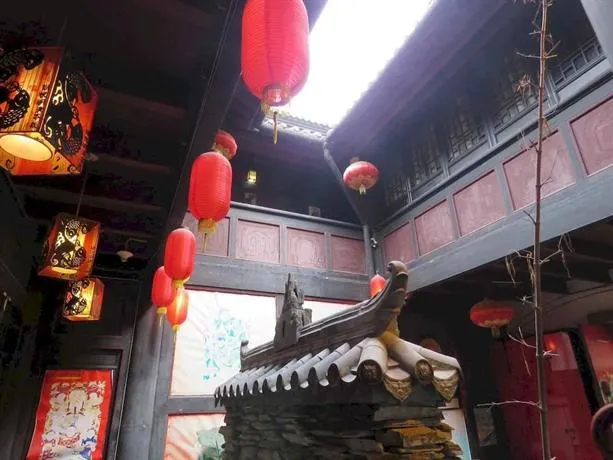 Chongqing Sunrise Mingqing Hostel - Image 1