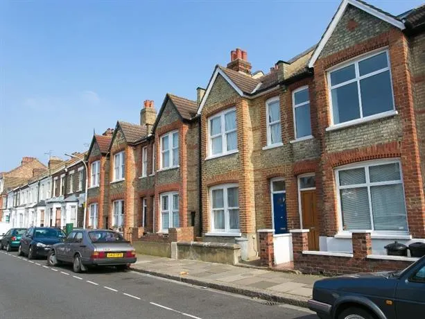 Veeve Great Family Home On Stronsa Road Shepherds Bush - Image 1