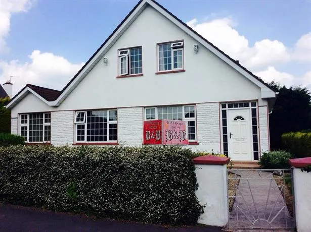 Riverside House - Image 1