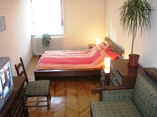 Astoria Economic Apartments - Image 1