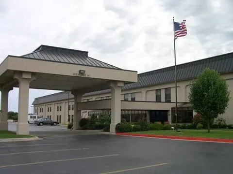 SureStay Plus Hotel by Best Western Norman - Image 1