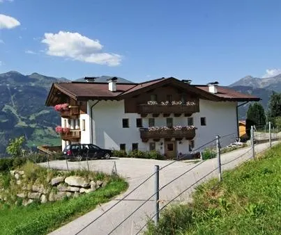 Ferienwohnung und Apartment Adlerhorst Zillertal - Image 1