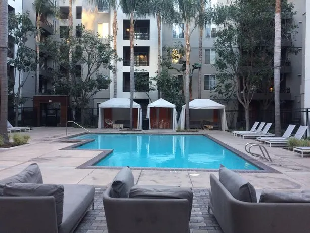 Hotel Style Furnished Suites in LA Beach Area - Image 1