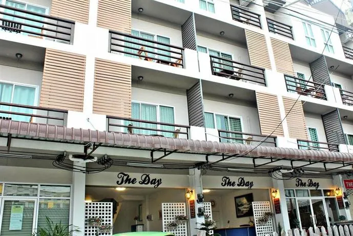 The day hotel - Image 1