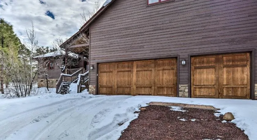 Show Low Luxe Cabin w/Forest Views + Fire Pit - Image 1