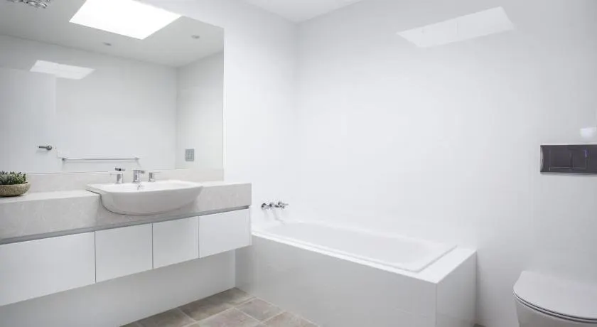 57 Carroll Ave Mollymook Beach - Relaxed Homely Retreat - Image 1