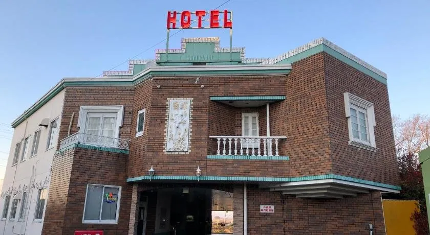 Hotel Oasis (Adult Only) - Image 1