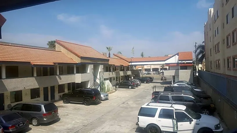 Midtown Inn - Image 1