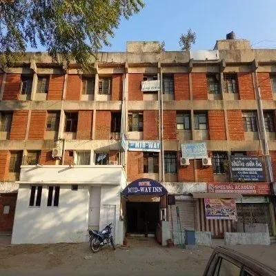 FabHotel Mid Way - Image 1