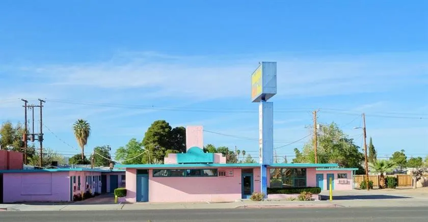 Budget Inn - Image 1