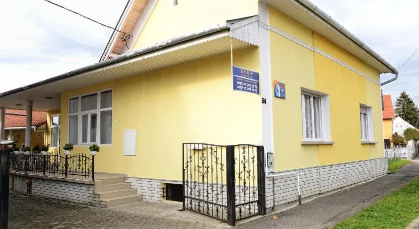 Stop Apartment - Image 1