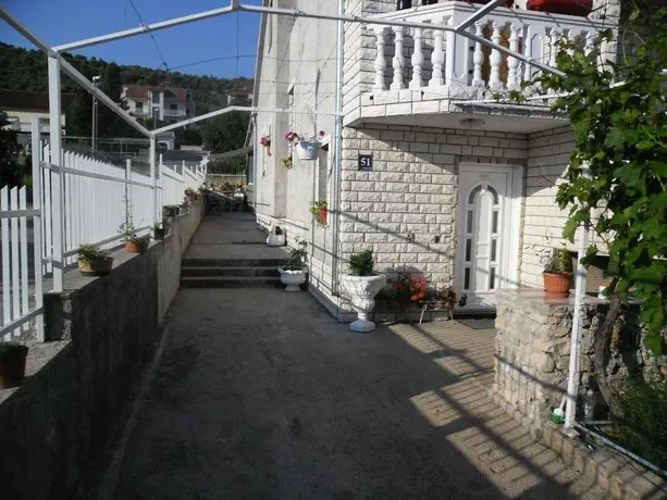 Apartments Zara - Image 1