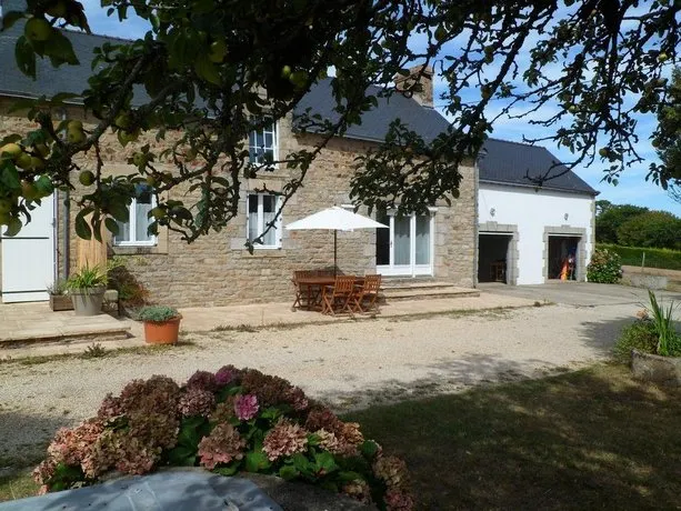 Farmhouse in an amazing private park - Image 1