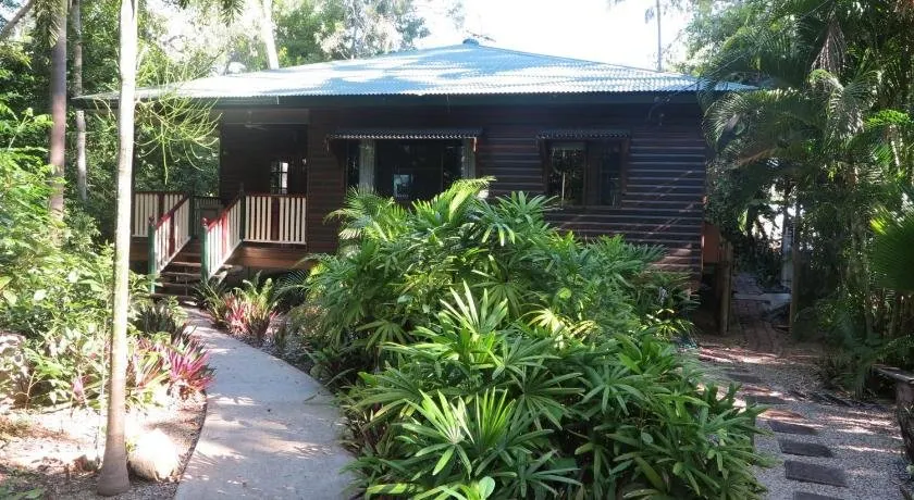 Calypso House 8 Appian Way - Image 1