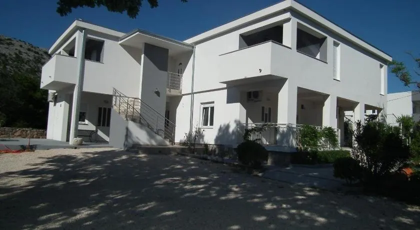 Apartments Lorena Starigrad - Image 1