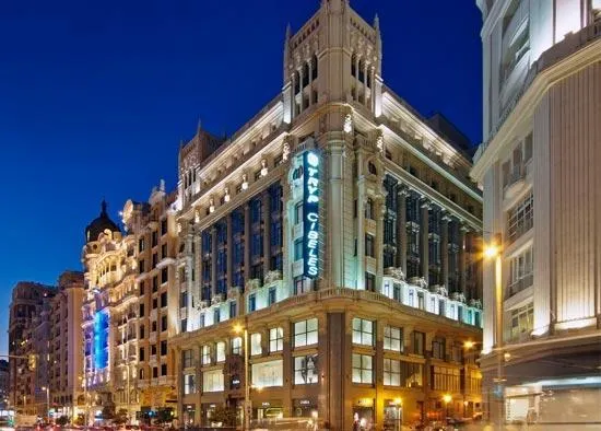 TRYP by Wyndham Madrid Cibeles - Image 1