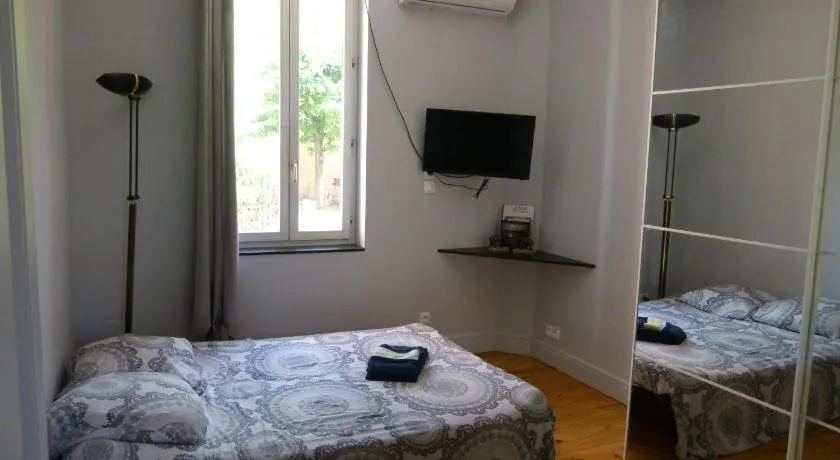 Appartement T1 Metro Mermoz - Image 1