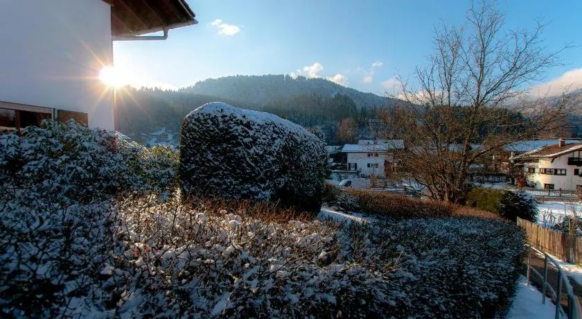 Sonnige Alpine Suite zentral & ruhig by stayFritz - Image 1