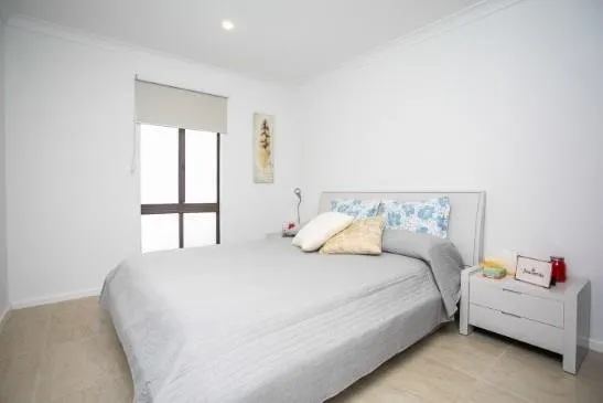Scarborough Apartment - Image 1