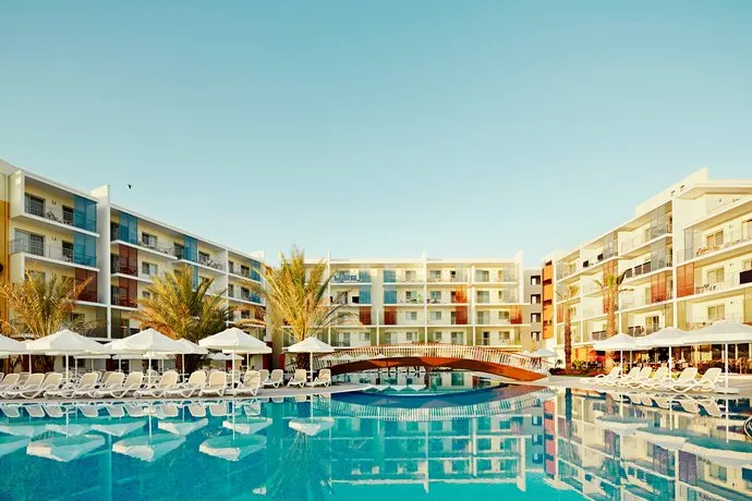 SUNWING RESORT AND SPA SIDE EAST BEACH - Image 1