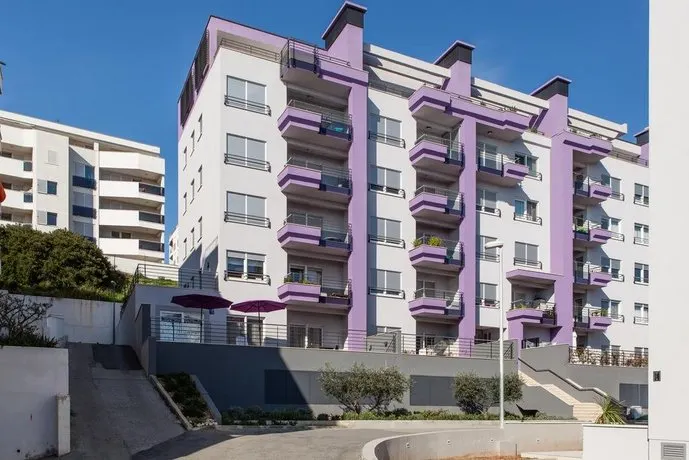 Luxury Apartment Gloss - Image 1