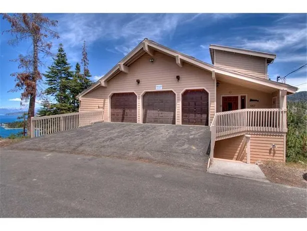 Lookout Lodge by RedAwning - Image 1