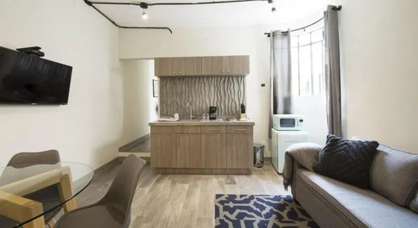 Cozy Apartment with incredible rooftop! (B) - Image 1
